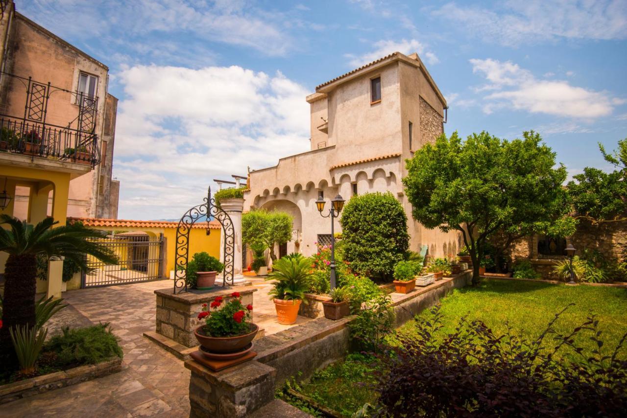 Torre Caetana Bed and Breakfast Minturno Buitenkant foto